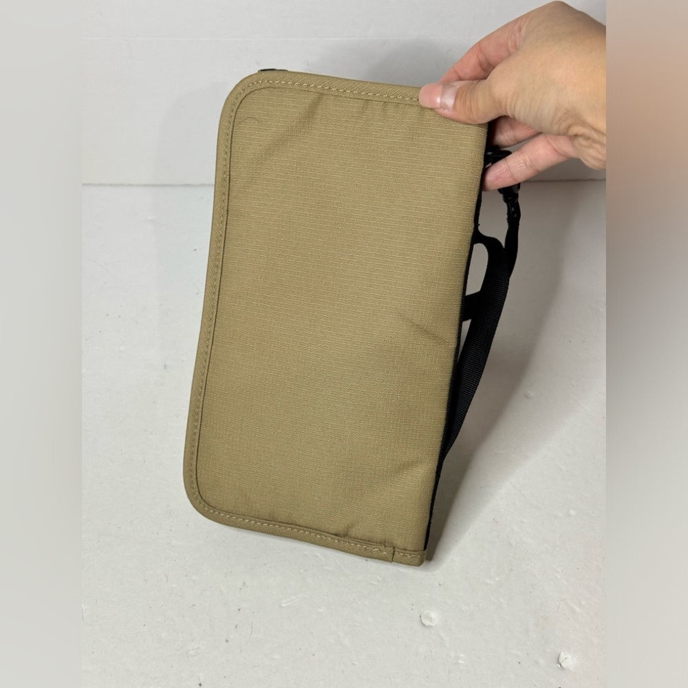 L.L. Bean Tan Nylon Passport ID Card Holder Travel Case - Picture 3 of 8